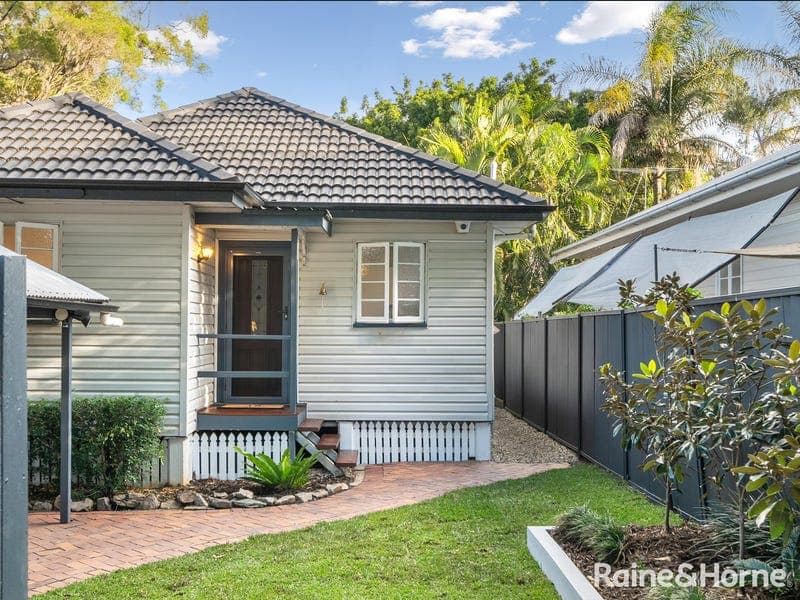 15 Dickson Street, Bald Hills — photo 1 of 5