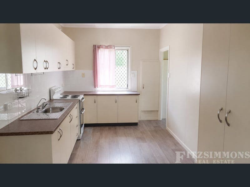 32 Arthur Street, Dalby — photo 1 of 5