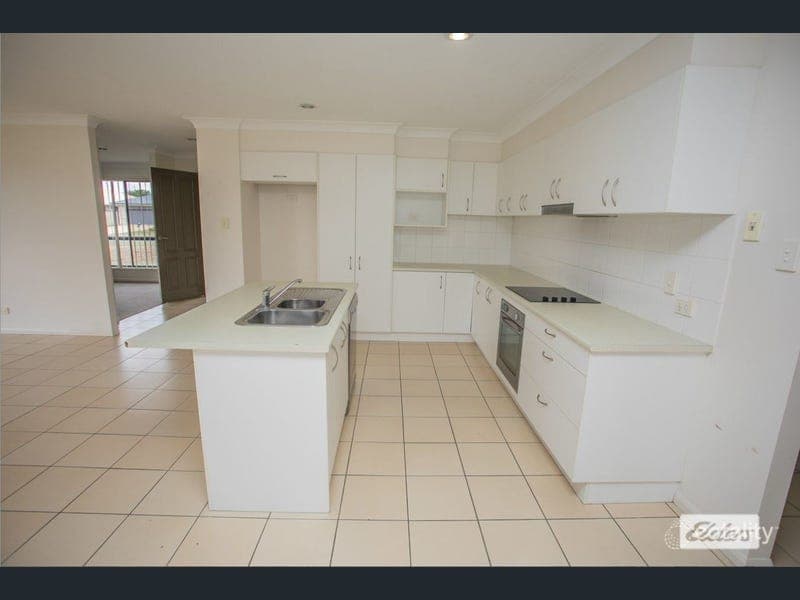 13 Sheridan Street, Chinchilla — photo 1 of 5