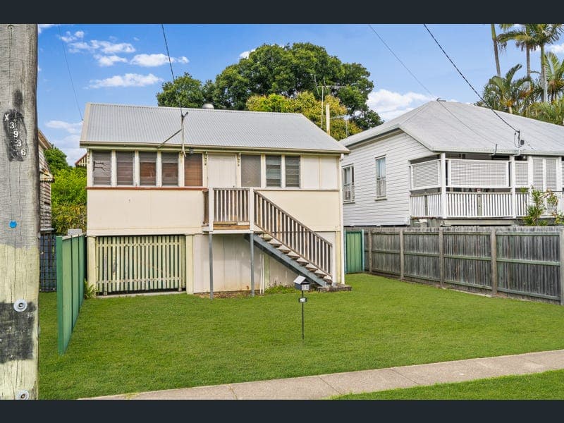82 Palm Avenue, Shorncliffe — photo 1 of 5