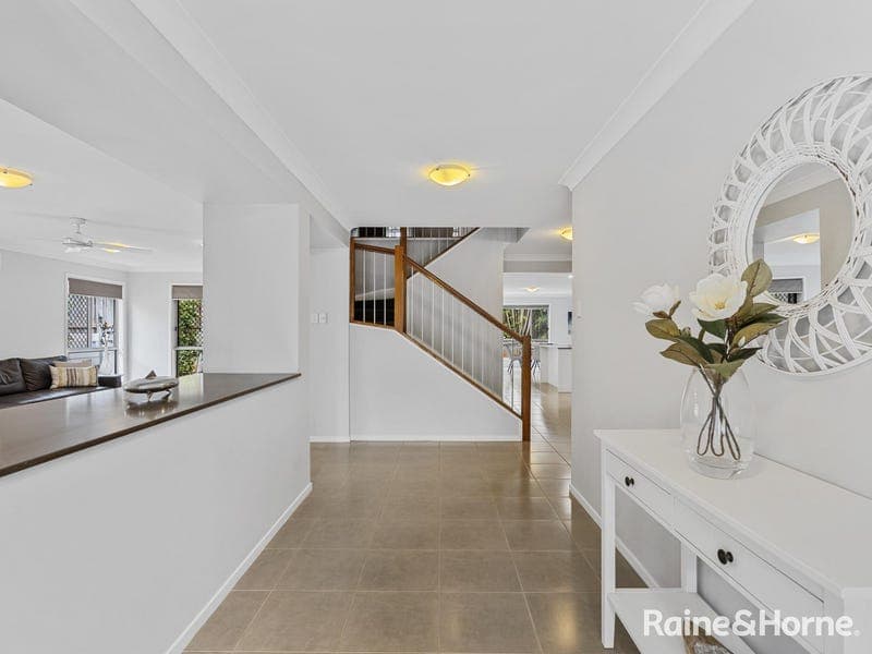 12 Pelorus Street, Redland Bay — photo 1 of 5