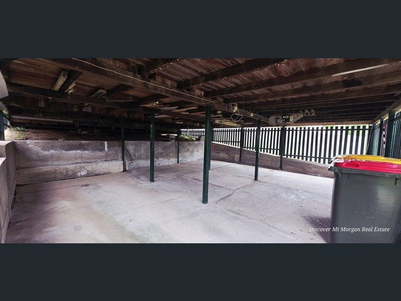 9 Dobbs Street, Mount Morgan — photo 1 of 5