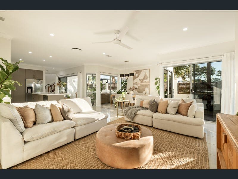 103 Grattan Terrace, Manly — photo 1 of 5