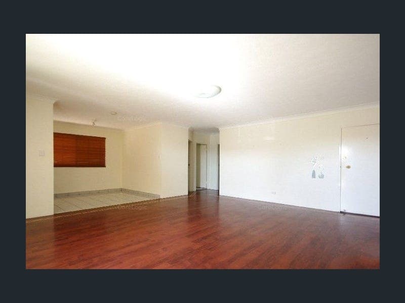 7/558 Logan Road, Greenslopes — photo 1 of 5