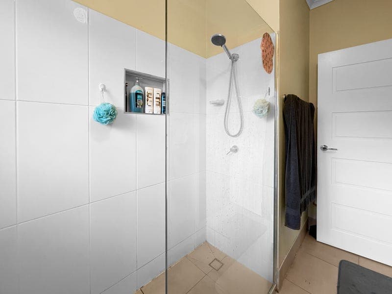 7 Stephanie Street, Rasmussen — photo 1 of 3