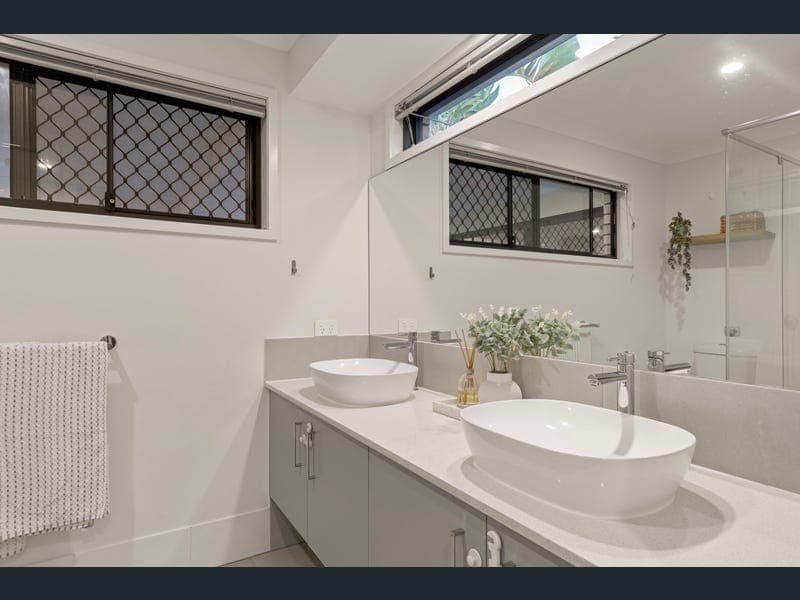 33 Lochridge Street, Thornlands — photo 1 of 5