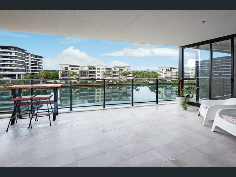 1304/6 Athena Boulevard, Hope Island — photo 1 of 5