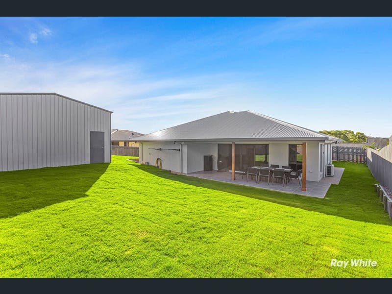 72 Swordfish Avenue, Taranganba — photo 1 of 5