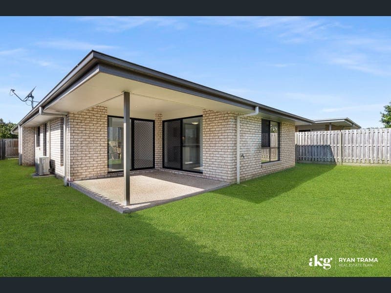37 Flora Terrace, Pimpama — photo 1 of 5