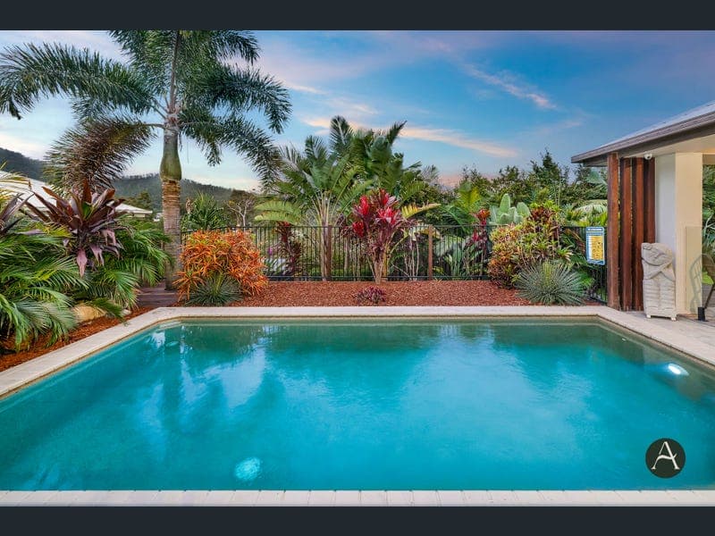 27 Yarrayne Valley Drive, Upper Coomera — photo 1 of 5