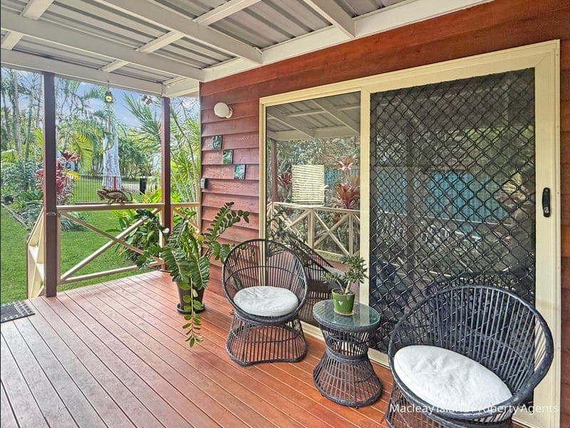 10 Kalara Street, Macleay Island — photo 1 of 5