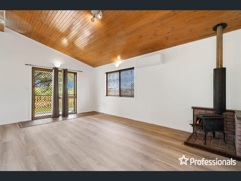 14 Bell Street, Jimboomba — photo 1 of 5