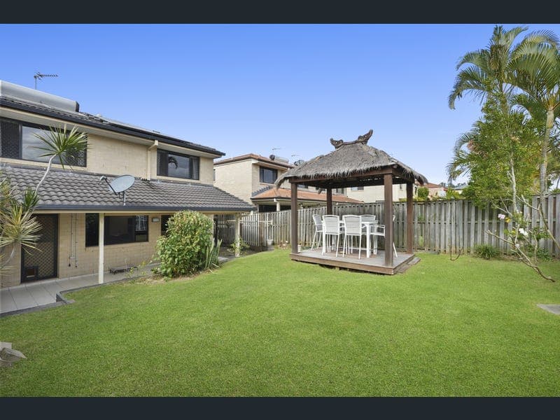 1/16 Crosby Avenue, Pacific Pines — photo 1 of 5