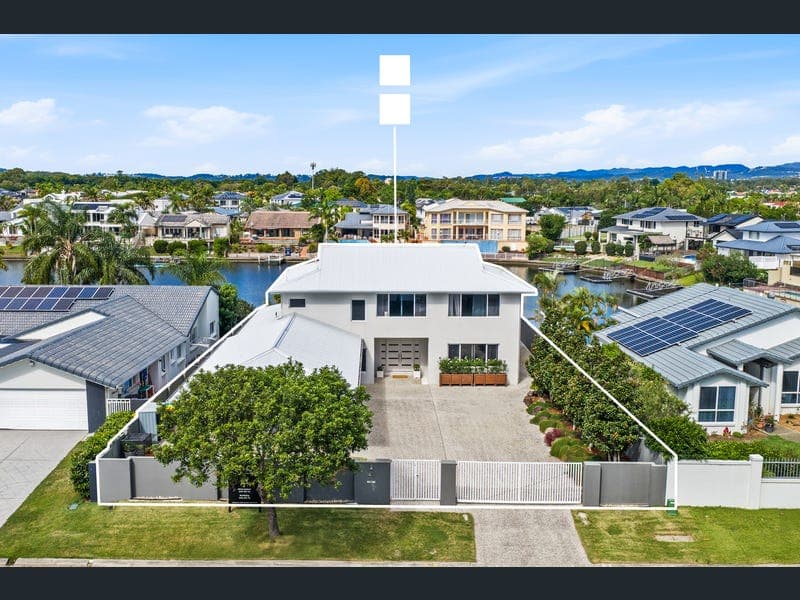 42 Barrier Reef Drive, Mermaid Waters — photo 1 of 5