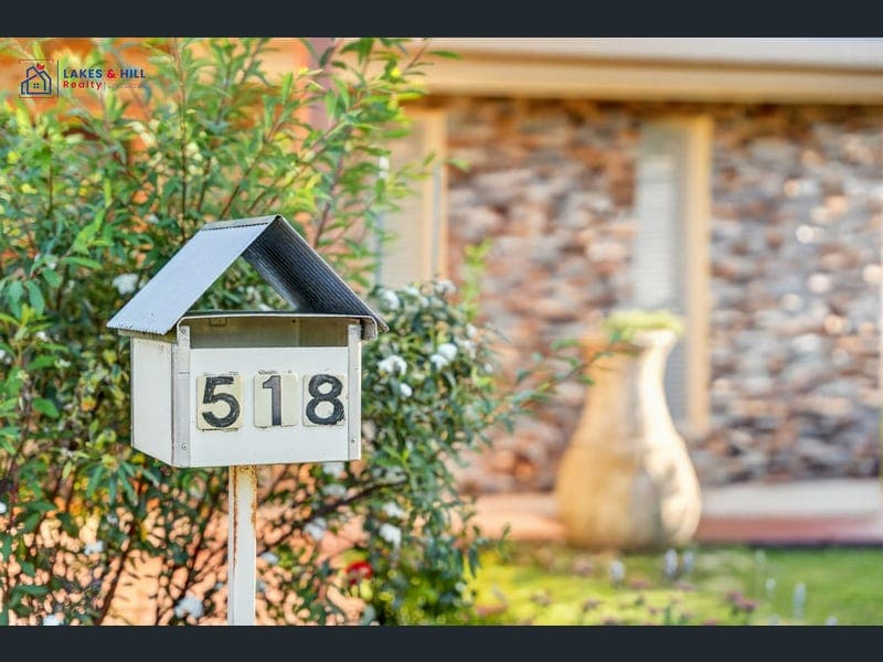 518 Earnshaw Road, Nudgee — photo 1 of 5
