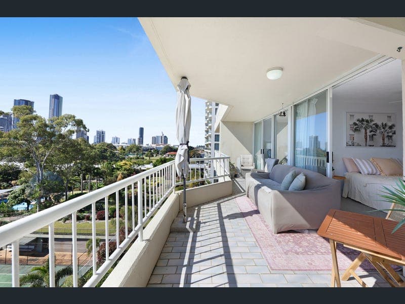 23/56 Hooker Boulevard, Mermaid Waters — photo 1 of 5