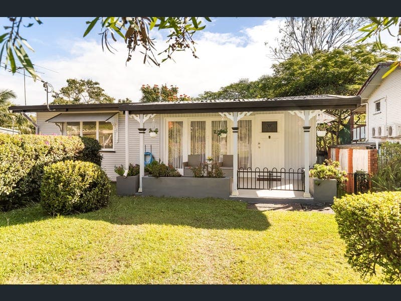 25 Norcombe Street, Carina — photo 1 of 5