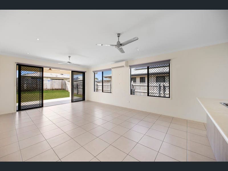 7 Redgate Street, Deeragun — photo 1 of 5