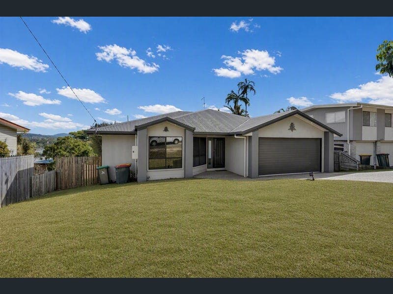 27 Holland Street, West Gladstone — photo 1 of 5