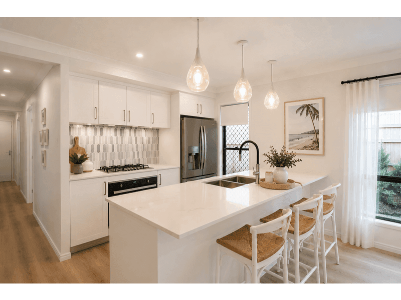 130 Raceview Rise Estate — photo 1 of 5