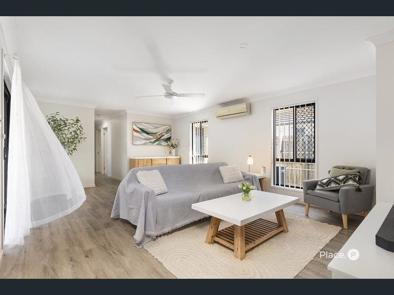 4 Castlewellan Circuit, Warner — photo 1 of 5
