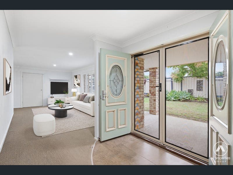 16 Elmwood Court, Boronia Heights — photo 1 of 5