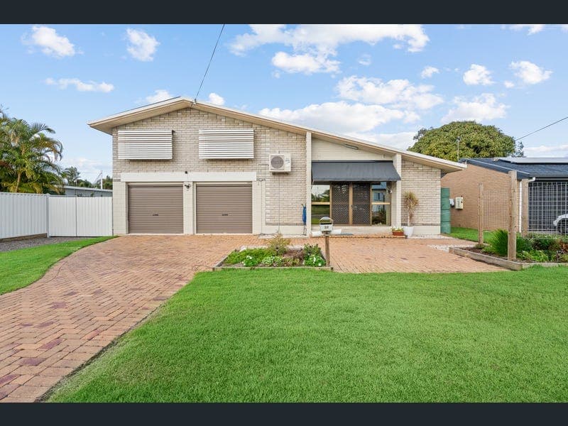 26 Caringa Street, Urangan — photo 1 of 5