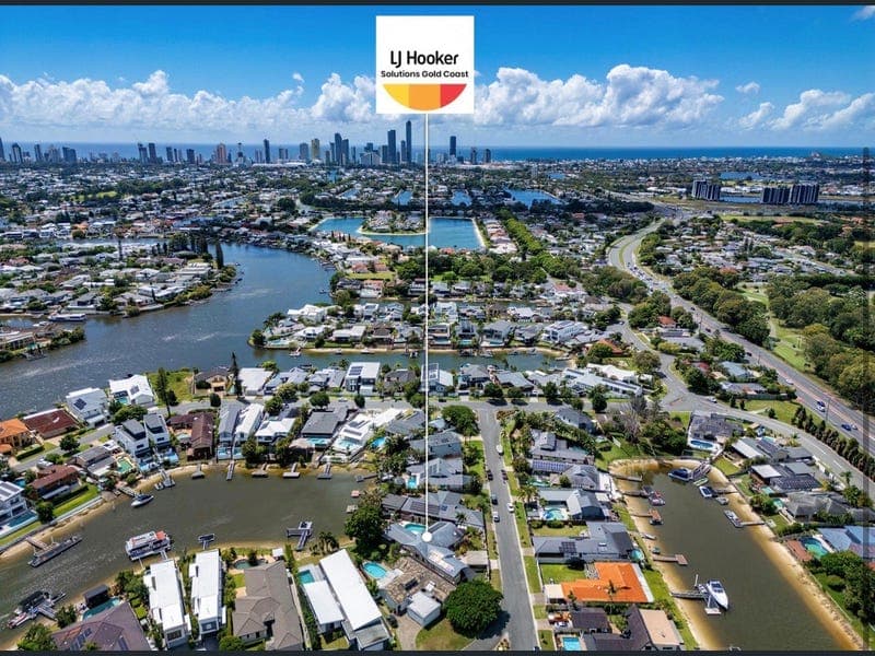 7 Huon Street, Broadbeach Waters — photo 1 of 5