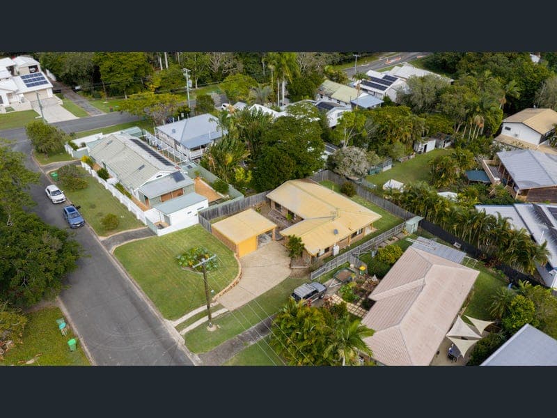 6 McNab Avenue, Tewantin — photo 1 of 5