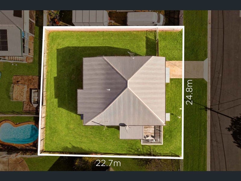 7 Caroline Street, Woody Point — photo 1 of 5