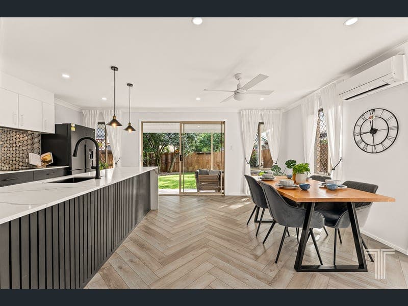 7 Araluen Place, Carindale — photo 1 of 5