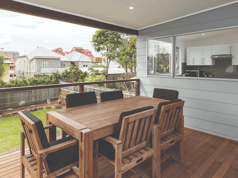 69 Kennigo Street, Spring Hill — photo 1 of 5