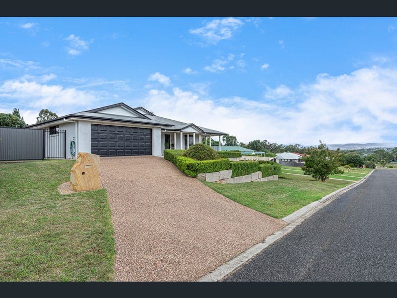 2 Daniel Drive, Warwick — photo 1 of 5