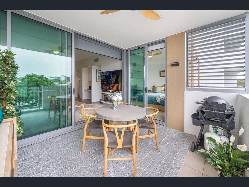 3310/126 Parkside Circuit, Hamilton — photo 1 of 5