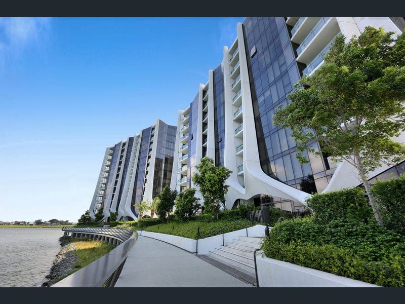 4201/24 The Lanes Boulevard, Mermaid Waters — photo 1 of 5