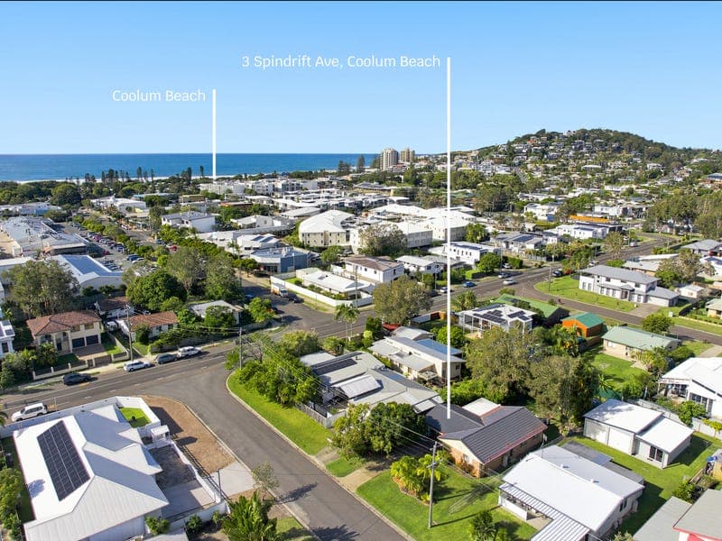 3 Spindrift Avenue, Coolum Beach — photo 1 of 5