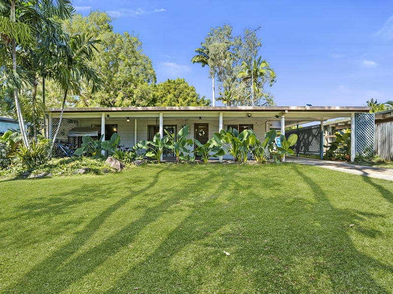 51 Endeavour Road, Clifton Beach — photo 1 of 5