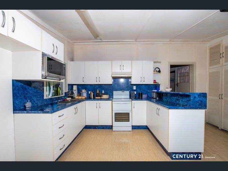 379 Bolsover Street, Depot Hill — photo 1 of 5
