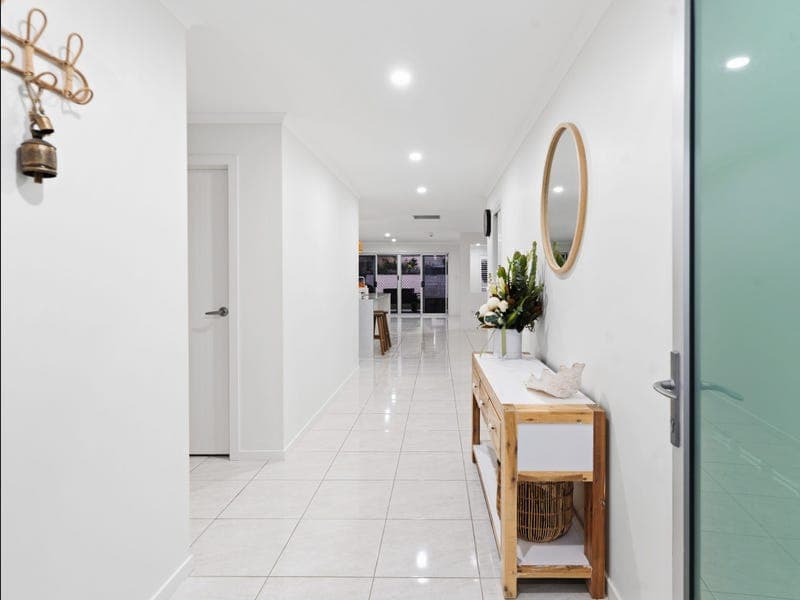 5 Jordana Court, New Auckland — photo 1 of 5
