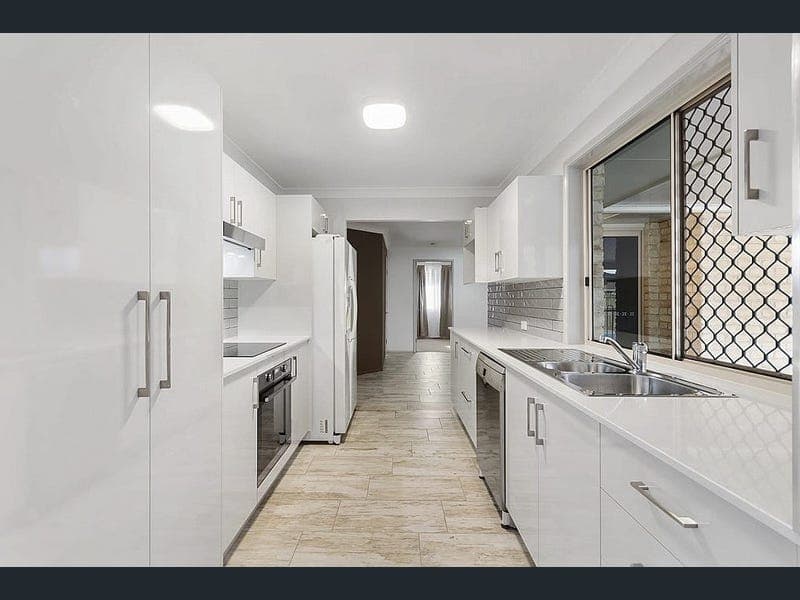 185 Greenwood Drive, Kirwan — photo 1 of 5