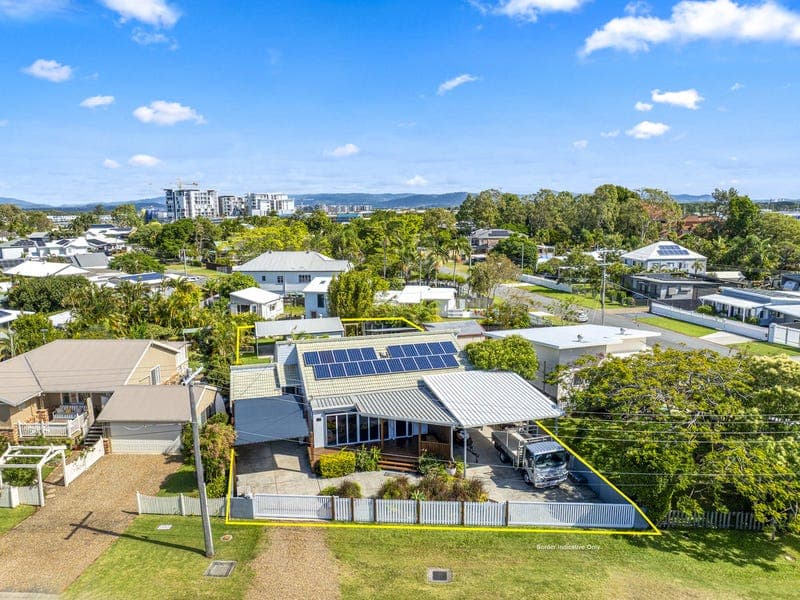 90 Boykambil Esplanade North, Hope Island — photo 1 of 5
