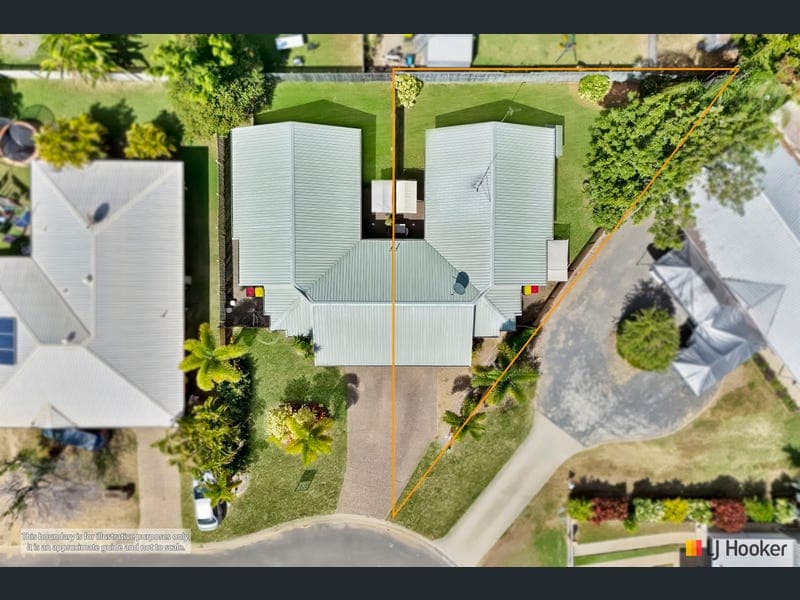 1 & 2/22 Carara Drive, Kawana — photo 1 of 5