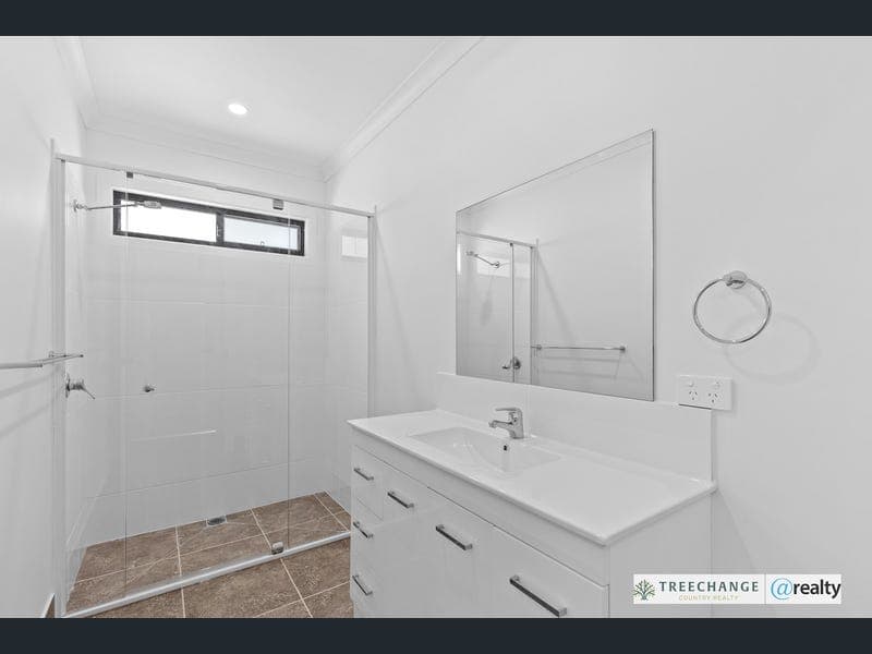 3 Chevonne Place, Apple Tree Creek — photo 1 of 5