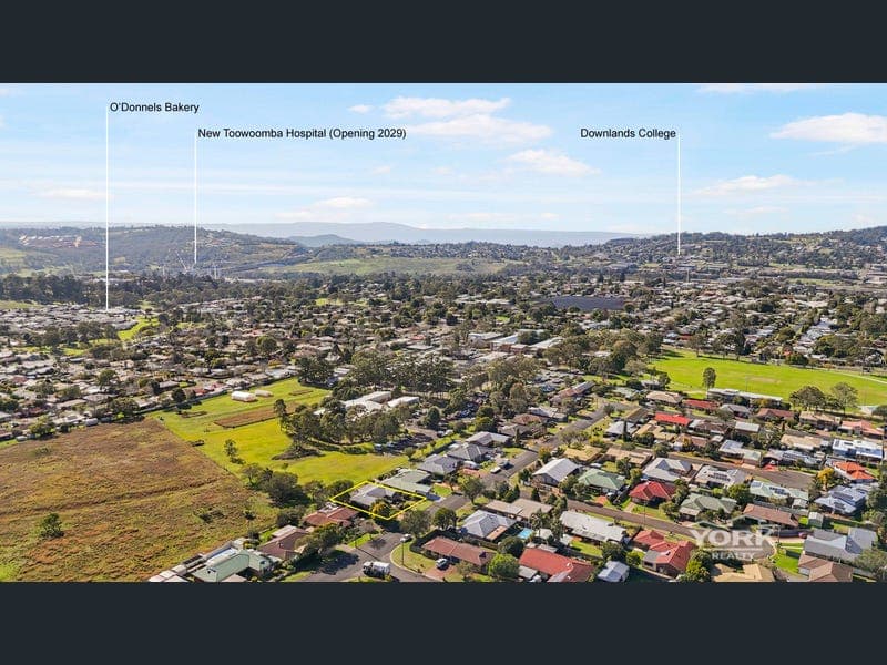 21 Jason Street, Wilsonton Heights — photo 1 of 5