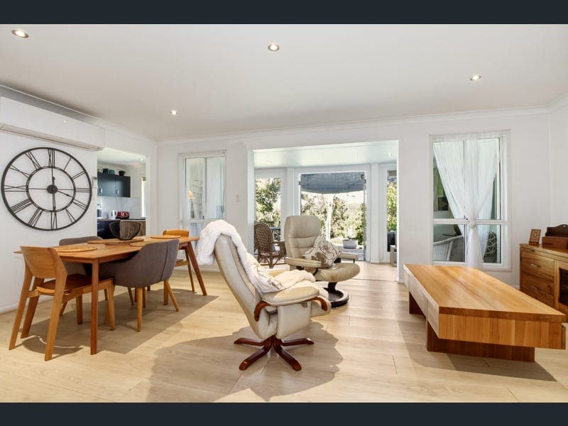 16 Calm Waters Crescent, Macleay Island — photo 1 of 5