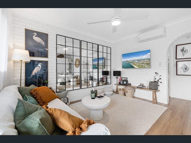 109/132 Marine Parade, Southport — photo 1 of 5
