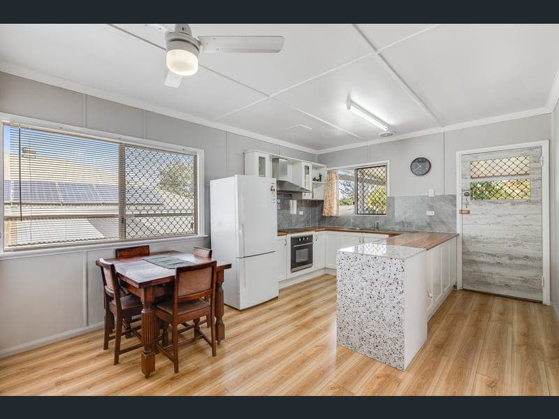 33 Gleeson Crescent, Harlaxton — photo 1 of 5