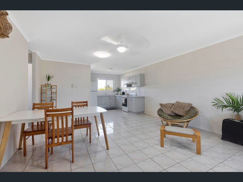 4/2 Coral Drive, Blacks Beach — photo 1 of 5