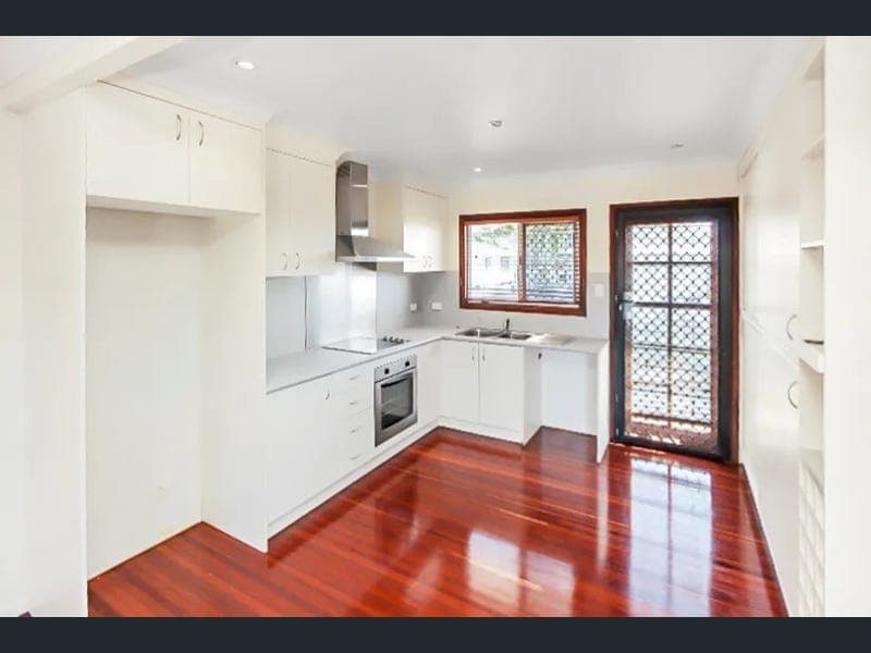 9 Rhodes Street, Heatley — photo 1 of 5