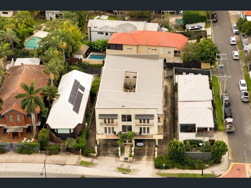 3/136 Kingsford Smith Drive, Hamilton — photo 1 of 5